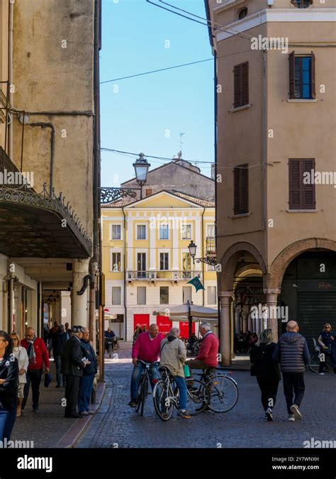 Happy Tourists Mantua