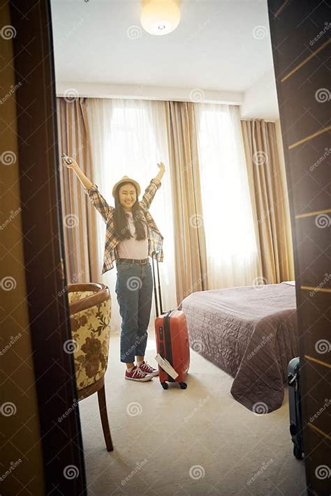 Happy Traveler Arrival