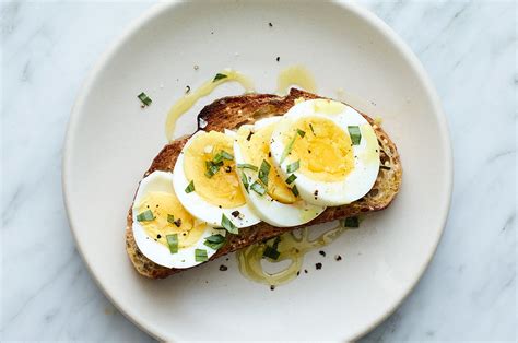 Hard-boiled eggs with whole grain toast