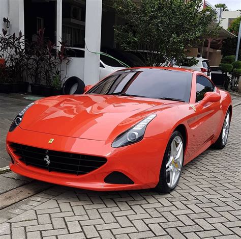 Harga Ferrari California Baru yang Menggiurkan