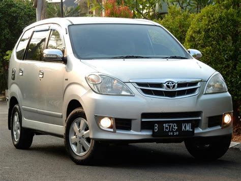 Harga Mobil Bekas Avanza 2010