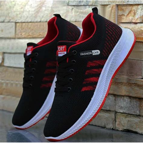 Harga Sepatu Sneakers di Indonesia