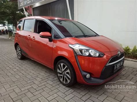 Harga Toyota Sienta Bekas