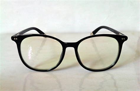 Harga Frame Kacamata Terbaik, Cocok untuk Anda!