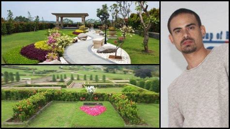 Harga Makam Ashraf Sinclair