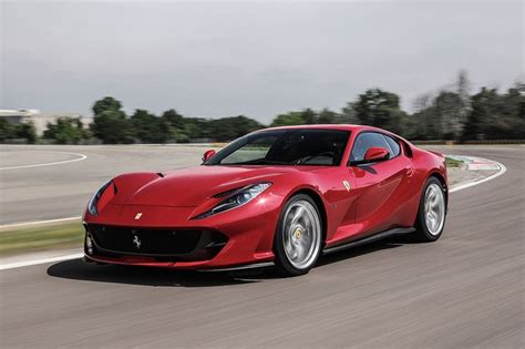 Harga Mobil Ferrari 812 Superfast