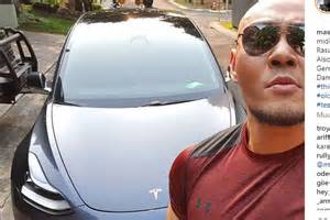 Harga Mobil Tesla Deddy Corbuzier