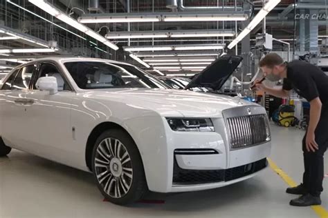 Harga Rolls Royce: Mulai Dari Ratusan Juta Hingga Miliaran Rupiah