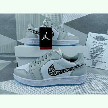 Harga Sepatu Jordan Dior