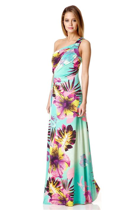 Get Beach Ready with a Stunning Hawaiian Print Maxi Dress