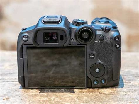 Head-to-head features