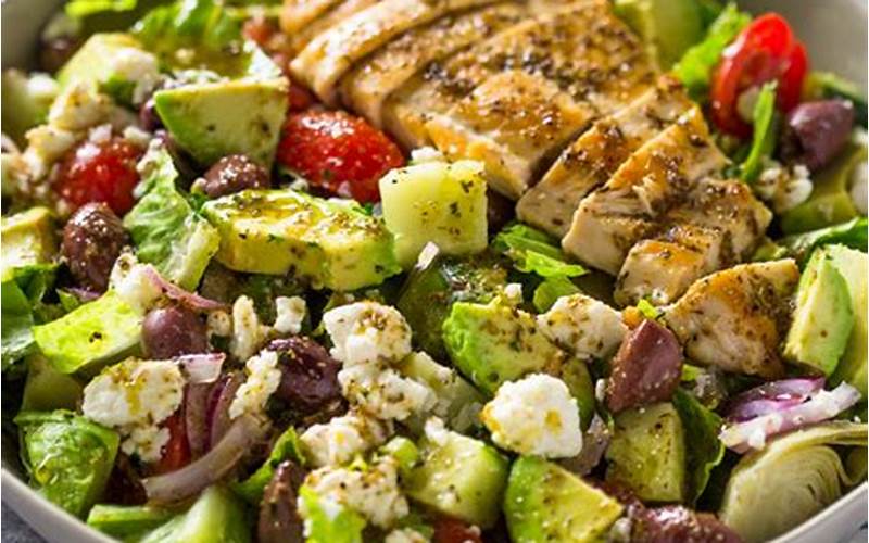 Healthy Meal Idea #2: Greek Salad With Grilled Chicken