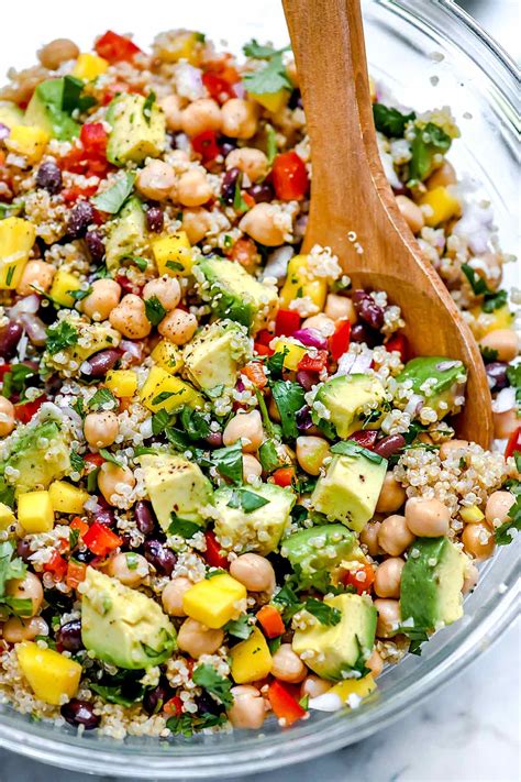 Healthy Quinoa Salad with Lemon Vinaigrette