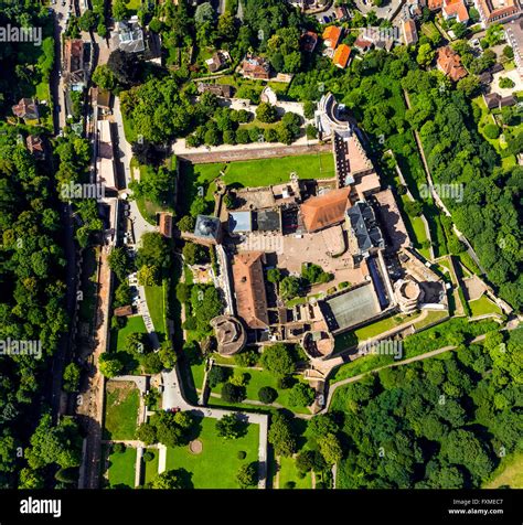 Heidelberg Castle courtyard