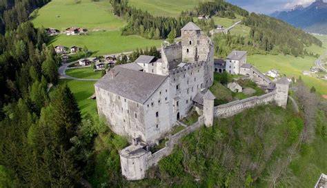 Heinfels Castle