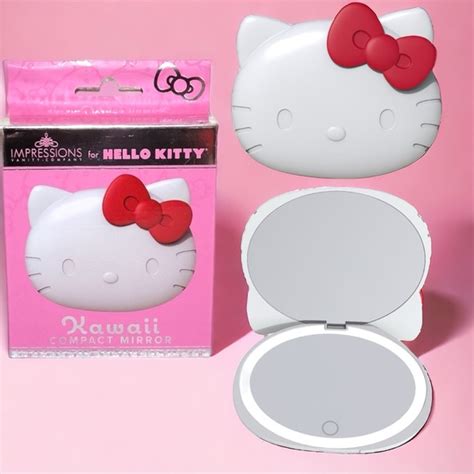 Hello Kitty Impressions Compact
