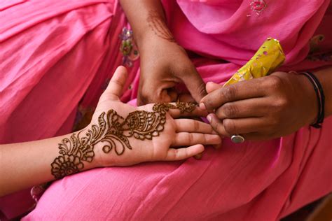 Henna Application Delhi
