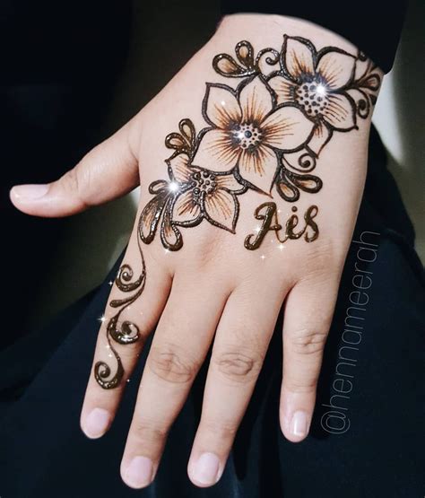 Henna Tattoo Floral