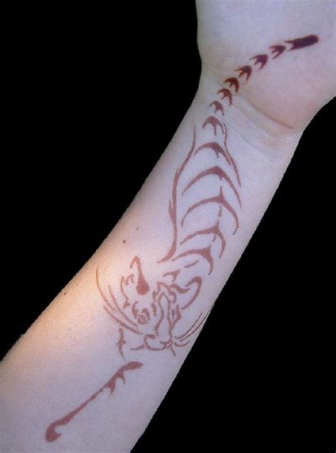 Henna tattoo designs, Henna tattoo, Tiger tattoo