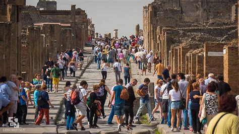 Herculaneum Crowd