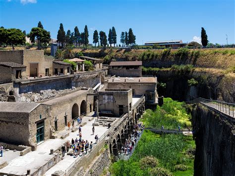 Herculaneum tour guide