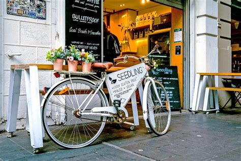 Hidden Melbourne laneway cafe