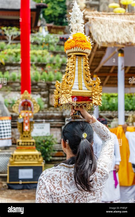 Pengaruh Hindu dalam banten Bali