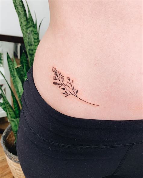 105+ Best Hip Tattoo Designs & Meanings for Girls (2019)