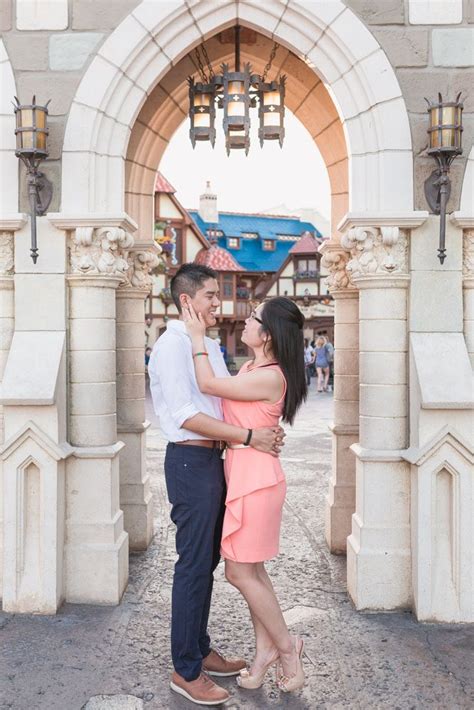 Hire the best Orlando engagement photographers for unique wedding pictures