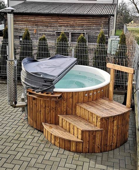 Secondhand, refurbished hot tubs for sale in Northern Ireland.
