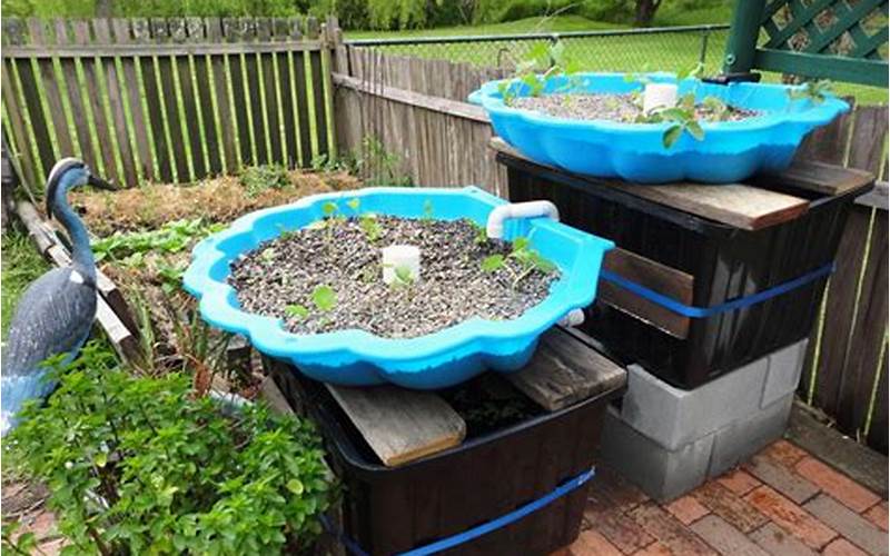 how deep should an aquaponic grow bed be