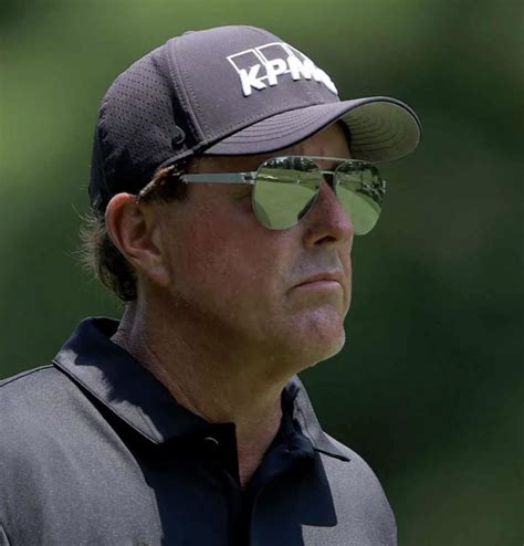 How Does Phil Mickelson Choose His Sunglasses?