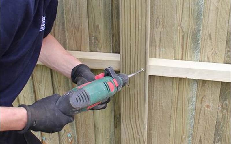 How To Properly Attach A Privacy Fence To Post: A Comprehensive Guide