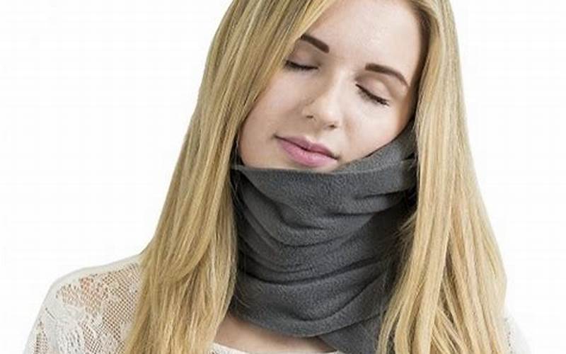 How To Wear Trtl Travel Pillow