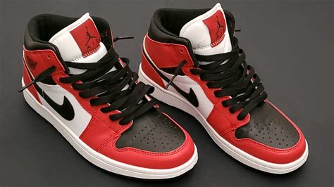 How to Lace Jordan 1s