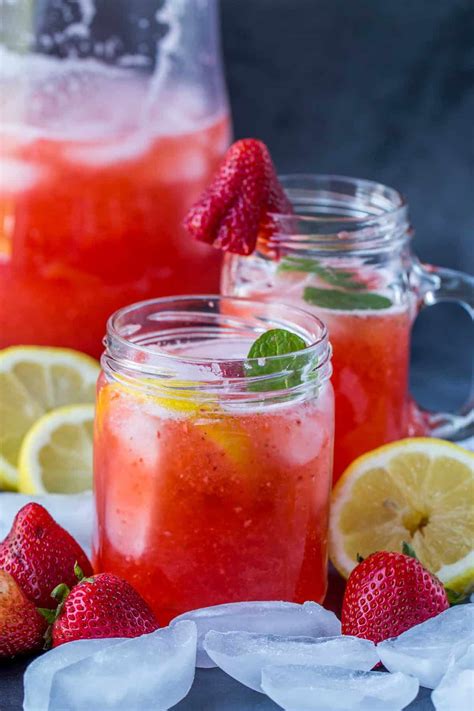 How to Make Strawberry Lemonade