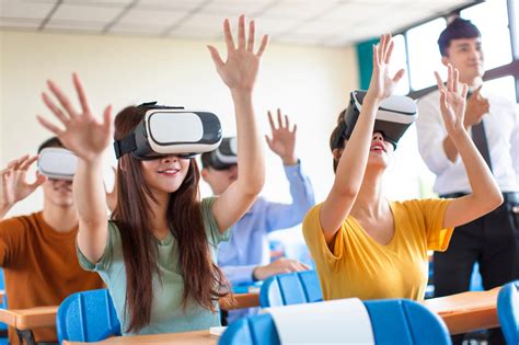Virtual Reality for Schools. How the full immersion changes the