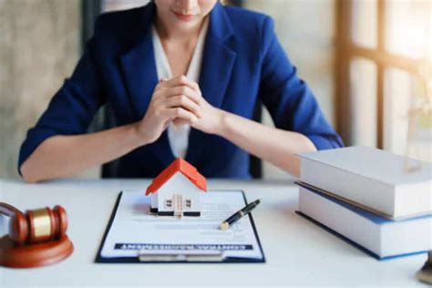 How Much Does A Real Estate Attorney Make