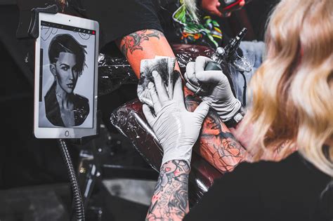 How Much Do Tattoo Artists Make Yearly? Great Jobs In Canada