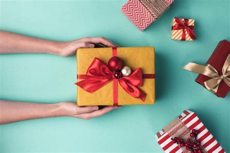 How Much To Contribute To A Coworker Gift? - Beezzly