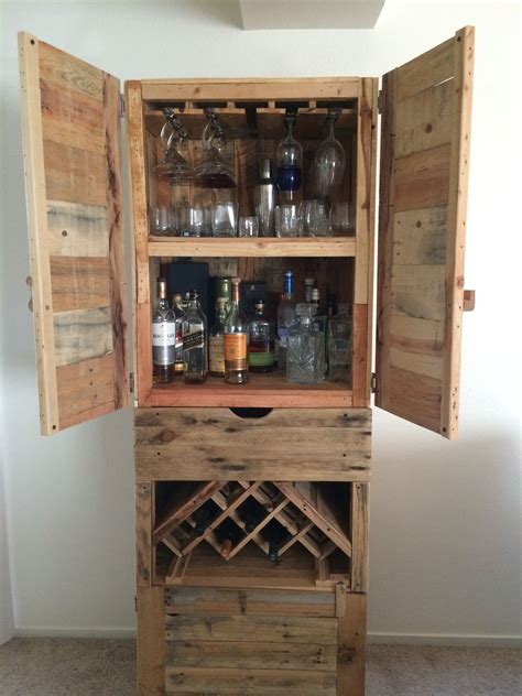 DIY Pallet Wood Liquor Home Construction Improvement