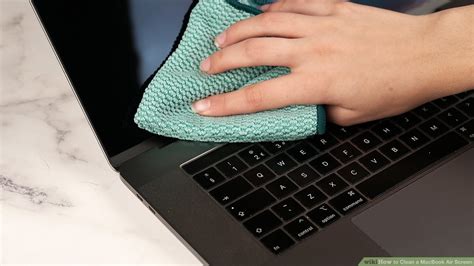 How To Clean A Mac Laptop Screen
