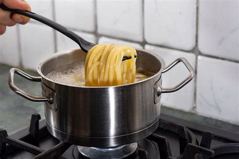 Discover the Joy of Cooking Pasta: A Step-by-Step Guide in English