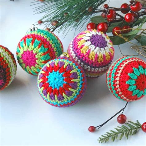 How To Crochet Christmas Balls