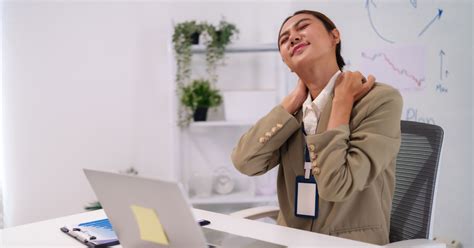 How To Deal With Neck Pain Caused By Technology Use