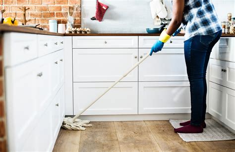 How To Detox Your Home From Common Pollutants