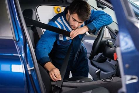How to Fix a Seat Belt That Won't Retract or Pull Out (StepbyStep)