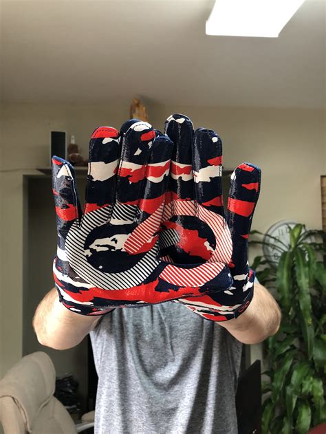 How To Get Your Own Custom Image On The Custom Glove in 