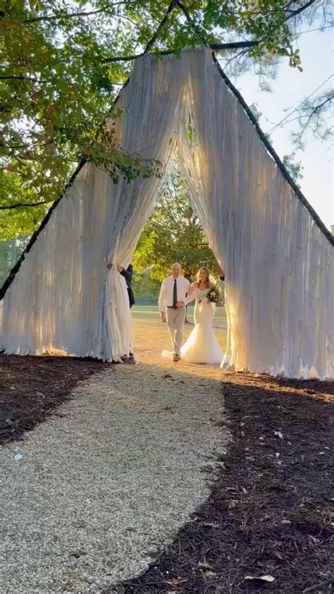 How To Hide Bride For Outdoor Wedding