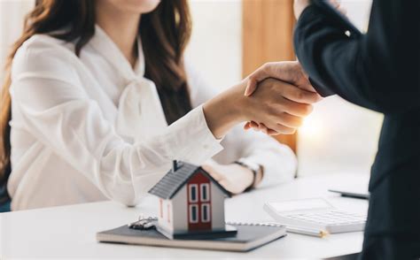 Mastering the Art of Negotiation with Your Real Estate Agent: Tips and Tricks for a Successful Home Purchase or Sale